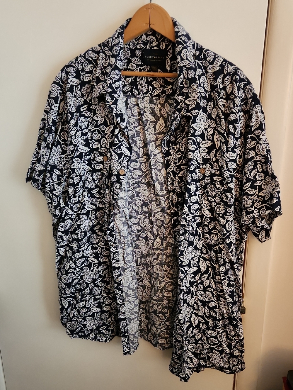 Lucky Brand Navy Blue Short Sleeve Button-Down Shirt with White Leaf Print XXL